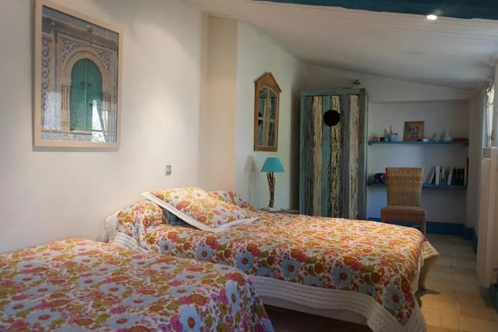 Room 4 of 14