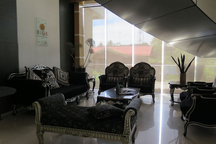 Entrance & Lobby