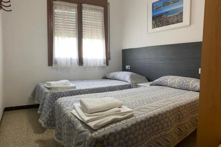 Room 4 of 4