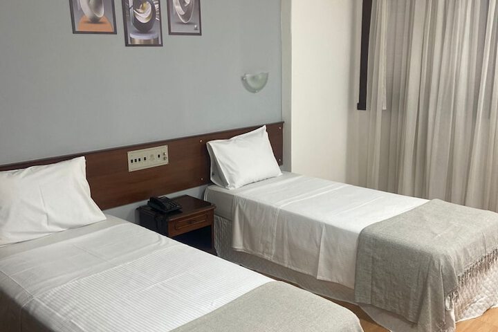 Room 12 of 35