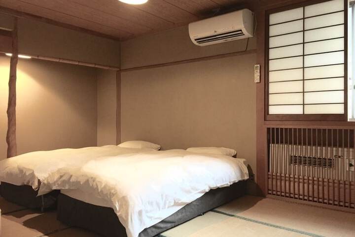 Room 12 of 40