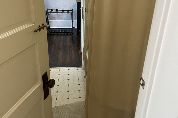Room 74 of 99