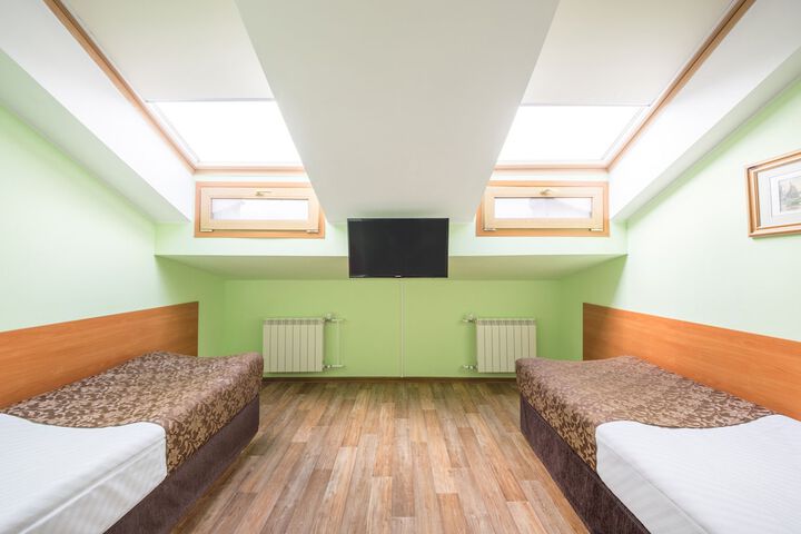 Room 9 of 39