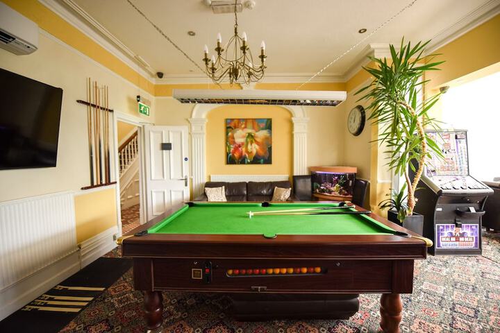Room 15 of 28