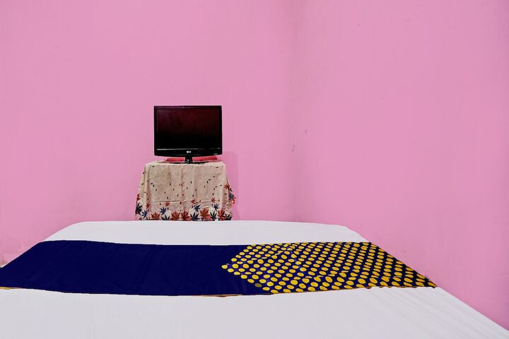 Room 18 of 25