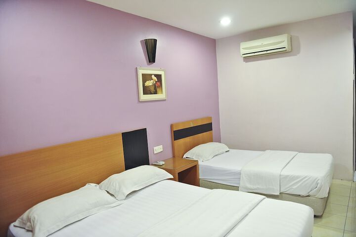 Room 12 of 35