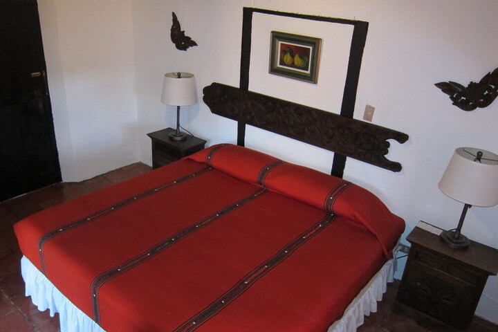 Room 8 of 94