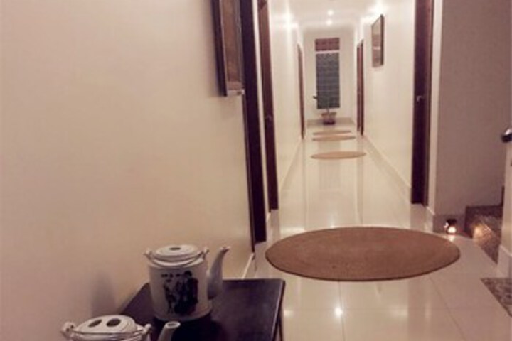 Hotel Interior 7 of 33