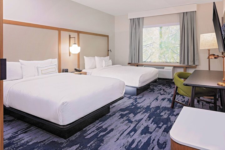 Room 5 of 18