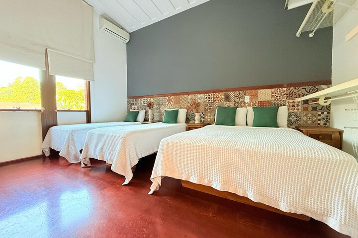 Room 4 of 70
