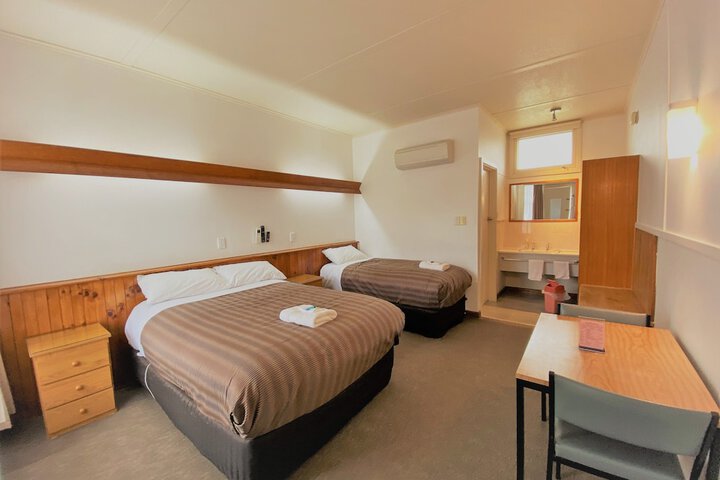 Room 7 of 34