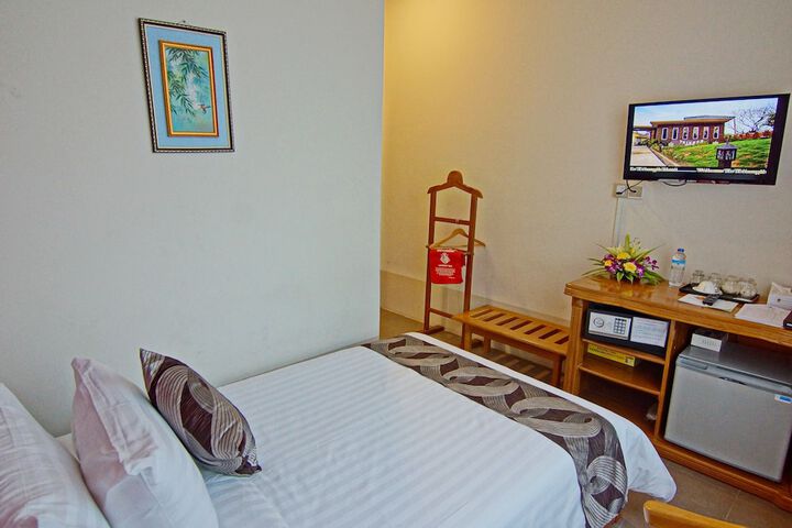 Room 8 of 79