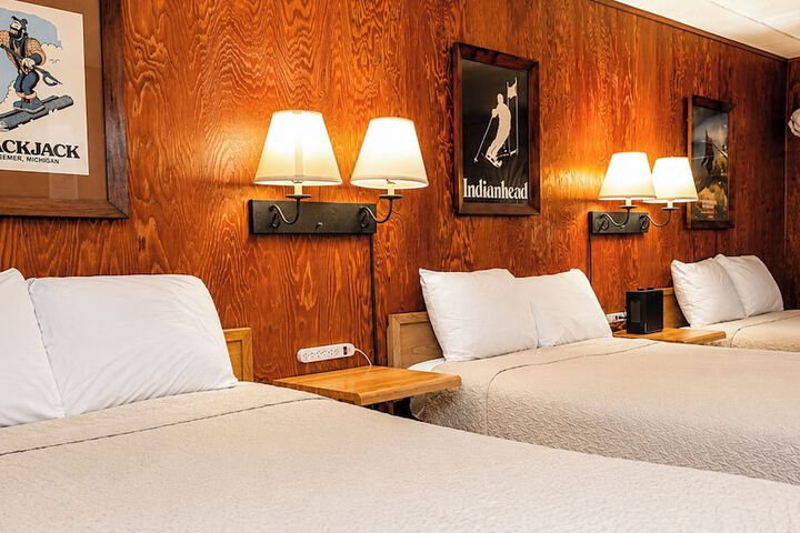 Room 3 of 33