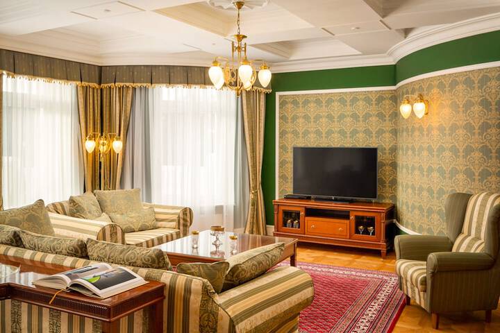 Room 7 of 42
