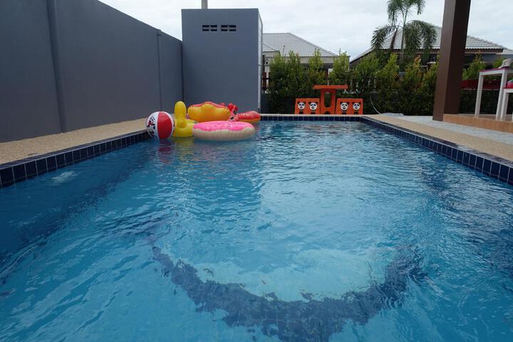 Pool 5 of 5