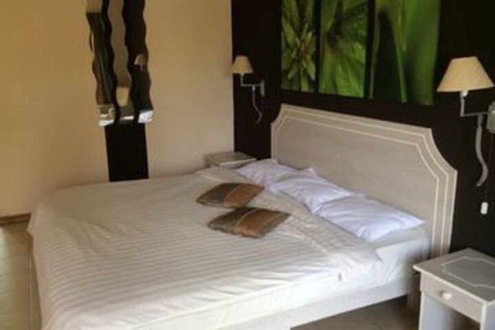Room 16 of 34