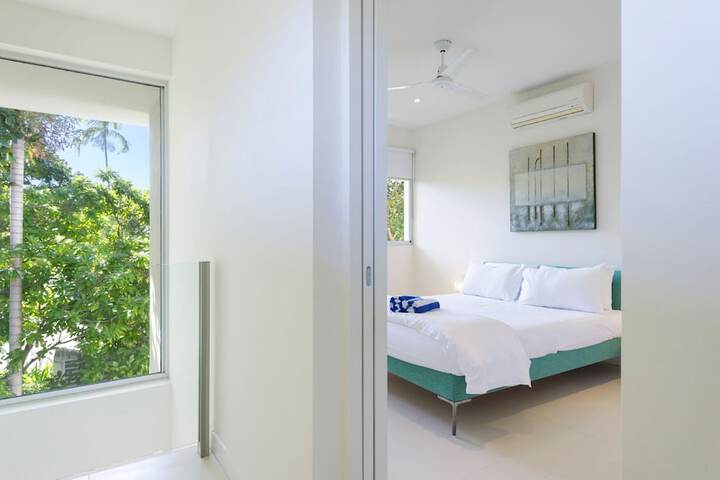 Room 3 of 135