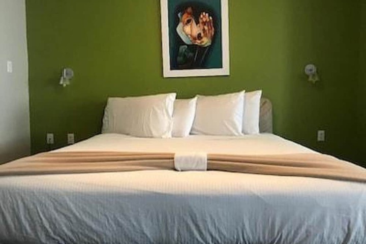 Room 8 of 36
