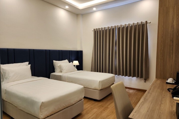 Room 7 of 24