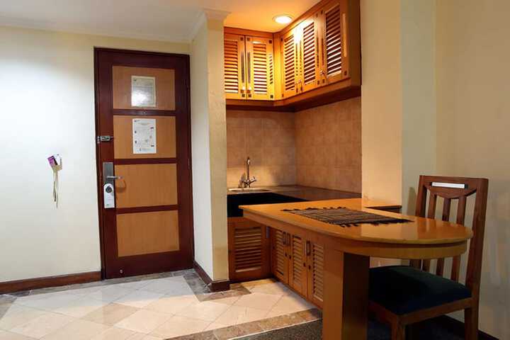 Room 4 of 44