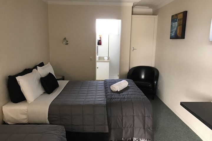 Room 15 of 100