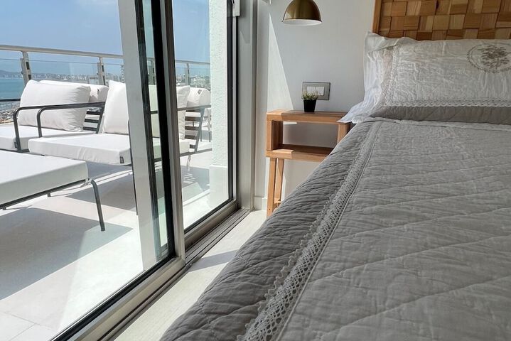 Room 6 of 34