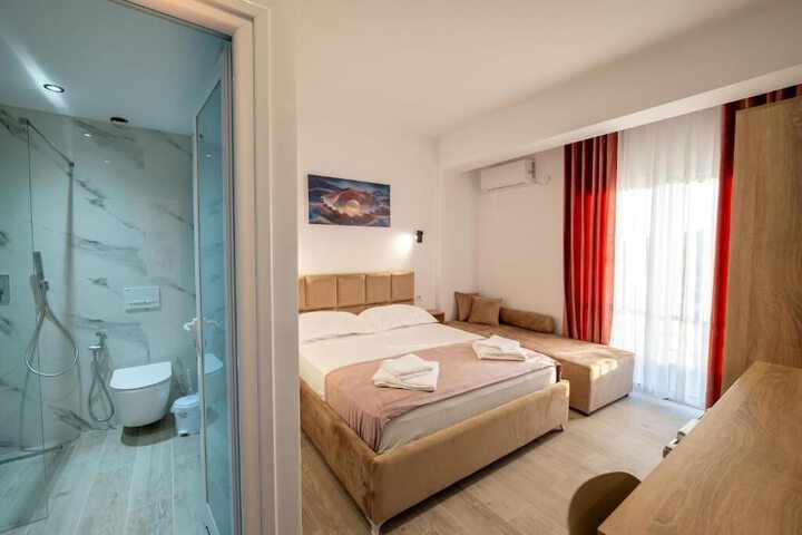 Room 46 of 163
