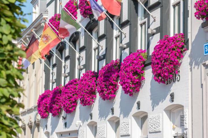Exterior of Hotel Old Dutch Bergen op Zoom