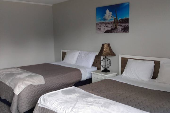 Basic Double Room 2 Queen Beds (4 of 8)