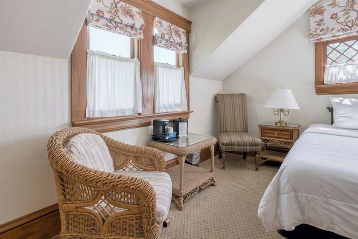 Room 43 of 64