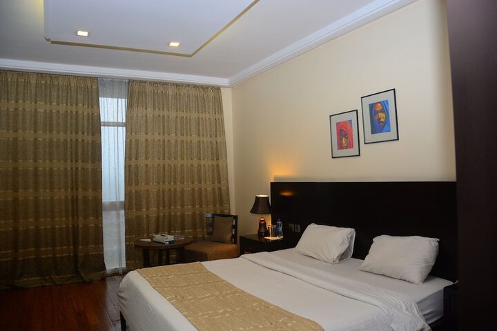 Room 5 of 48