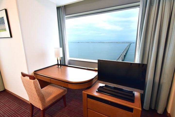 Room 12 of 85