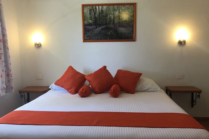 Room 3 of 63