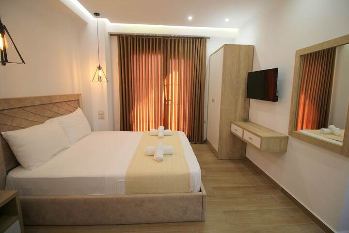 Room 8 of 34