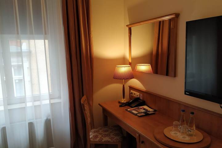 Room 26 of 70