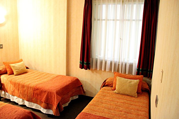 Room 14 of 37