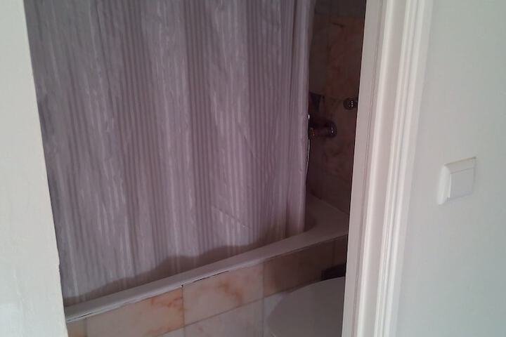 Room 41 of 46