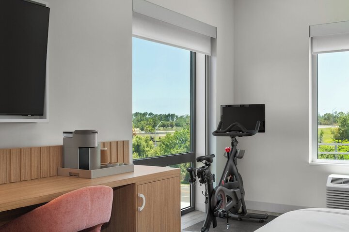 Room 6 of 50