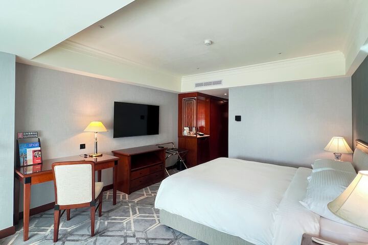 Room 12 of 93