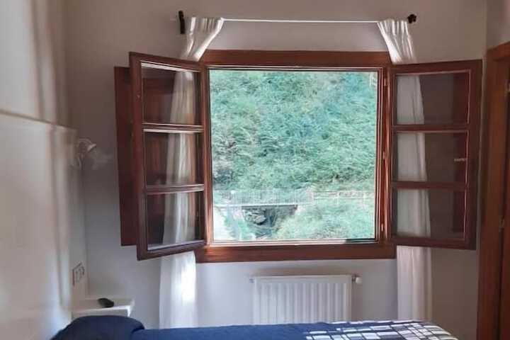 Room 9 of 25