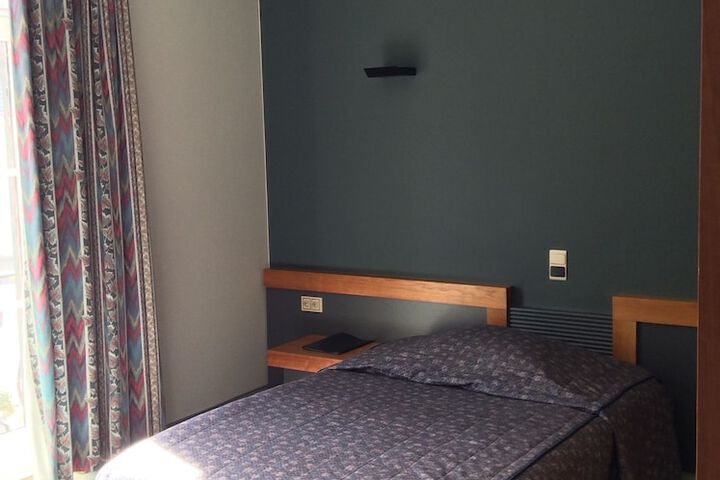 Room 5 of 43