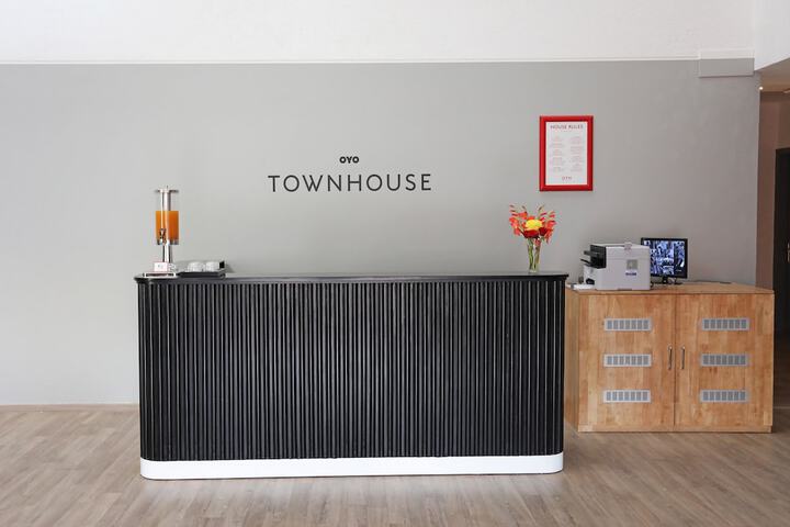 OYO TOWNHOUSE 027 SECTOR 15 GURGAON