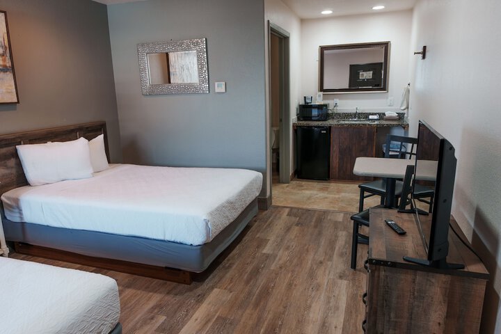 2 Double Beds (1 of 9)