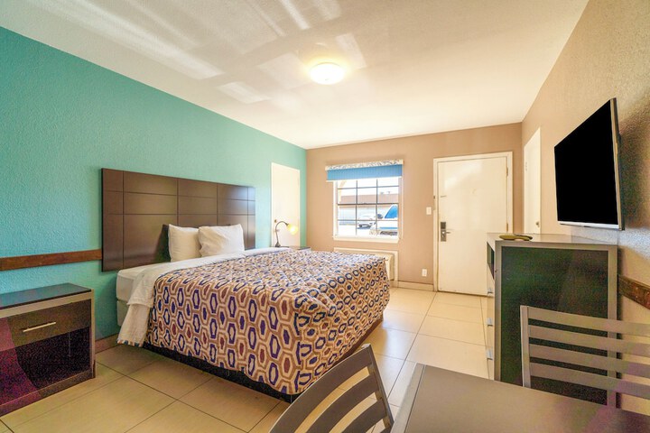 Room 13 of 43