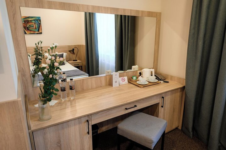 Room 17 of 65
