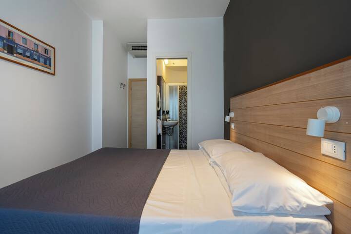 Room 54 of 131