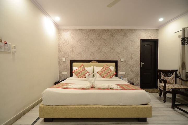Room 17 of 31