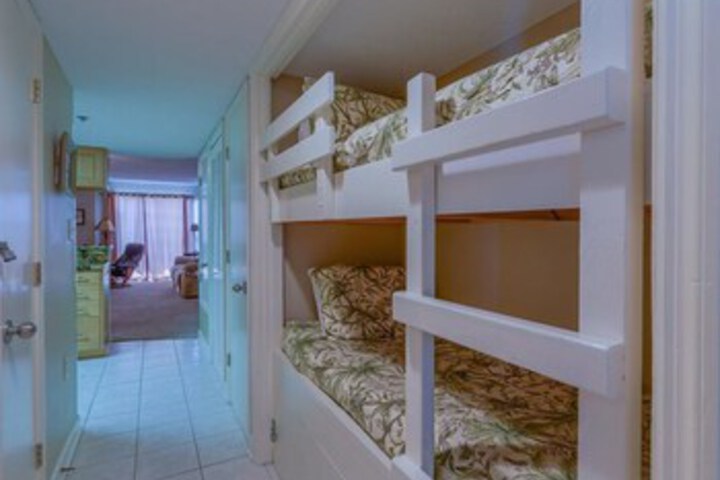 Room 33 of 39
