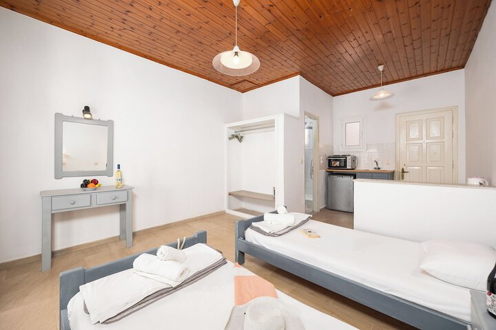 Room 3 of 41