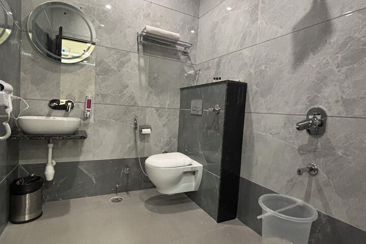 Room 15 of 20